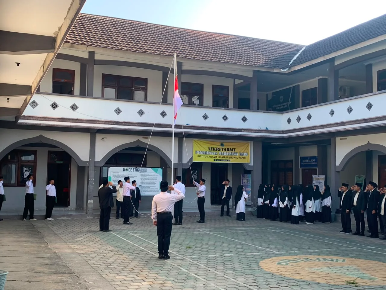 Semarak HUT ke-81 RI, Prodi PAI IAI Nurul Hakim Gelar Upacara Bendera untuk Memupuk Semangat Nasionalisme